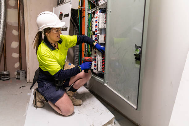 Best Licensed Electrician  in South Gate Ridge, FL